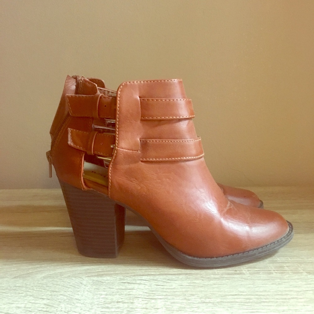 Ankle booties